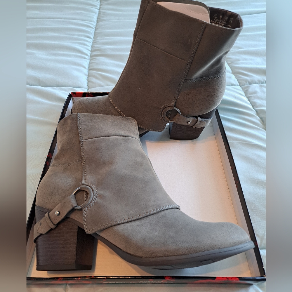 Fergalicious Liza Women's Ankle Boots